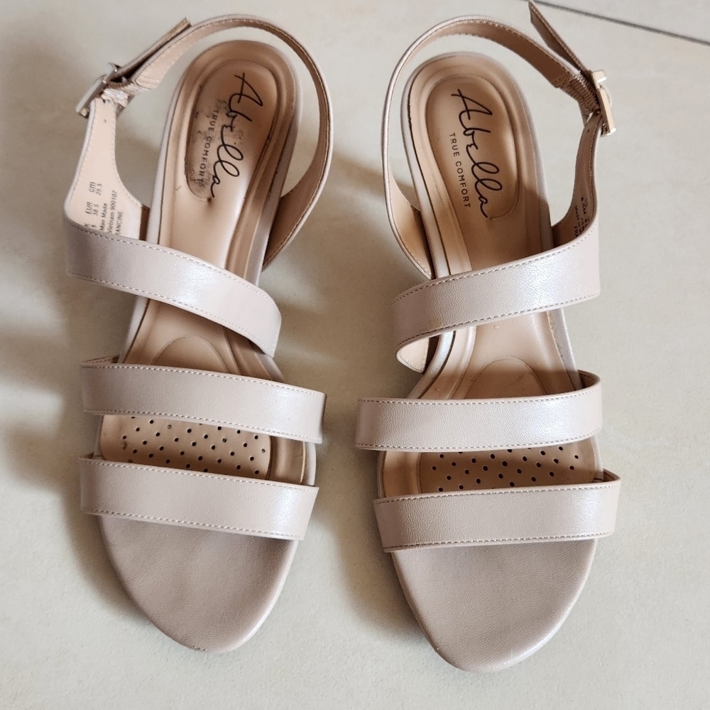 Abella True Comfort Taupe Sandal Heels (size 8.5 M)
